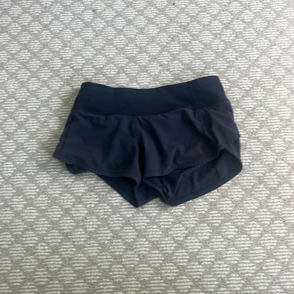 Lululemon black speed ups.